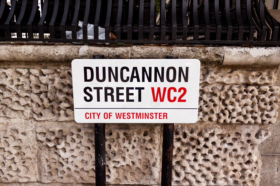 Уличные таблички Лондона. Duncannon street